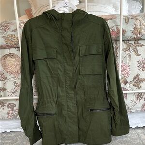 Athleta Green Utility Hooded Jacket and Long Sleeves, excellent condition! Small